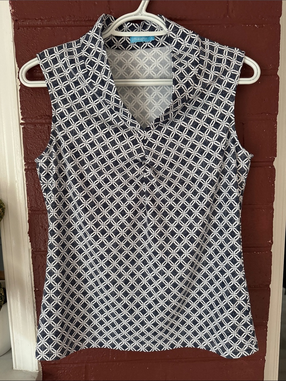 J. McLaughlin Navy and White Geometric Print V-Neck Tank Top Small